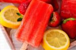 Aardbei Limonade IJsjes | Verfrissend Recept met Marie Sharp’s