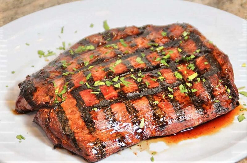 Steak marinade met bier en bruine suiker van de BBQ